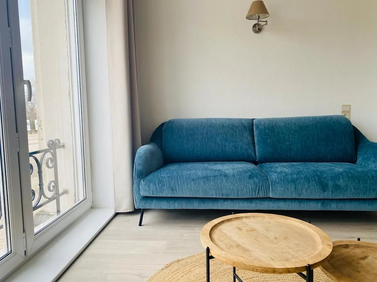 kontakty Spacious Bright Apartment On The Seawall In Zeebrugge